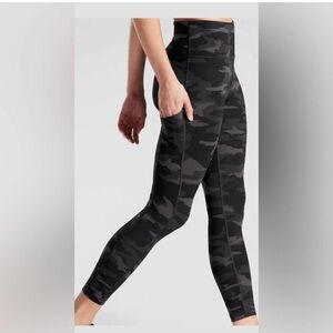 NWT Athleta Ultimate Camo 7/8 Leggings Tight Fitted Women’s XXS Gray NEW